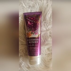 WINTERBERRY WONDER BODY CREAM